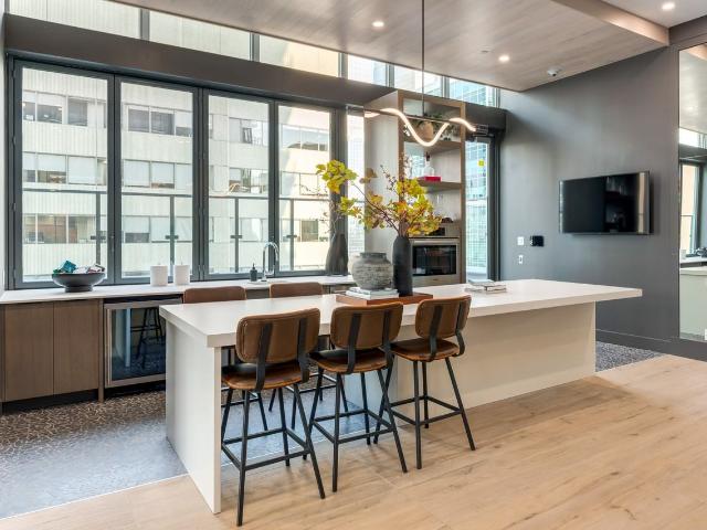 Two Park Central 2 Bedroom Apartment for Rent at 1111 4 St Sw, Calgary, AB T2R 1N2 Beltline