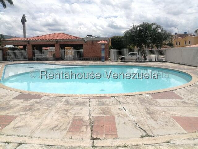 Twonhouse en venta en Villas de Laguna Club San Diego Carabobo Desiree Castillo Rentahouse 26 6383