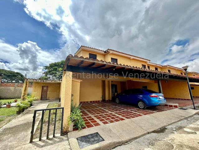 Twonhouse en venta enls Tamarindos San Diego Carabobo Desiree Castillo Rentahouse