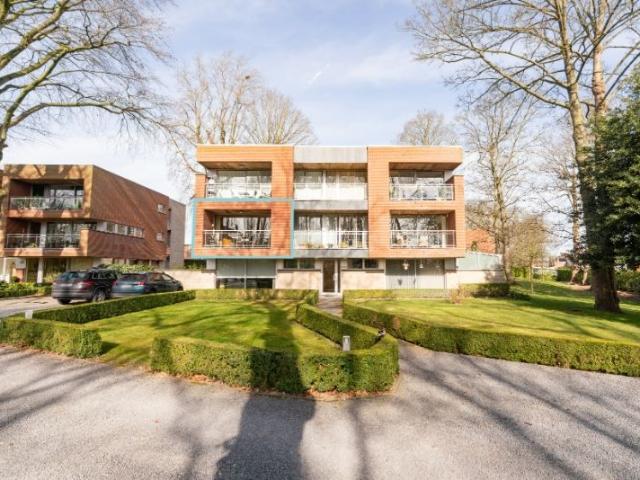 Twee slaapkamer appartement met parkeerplaats