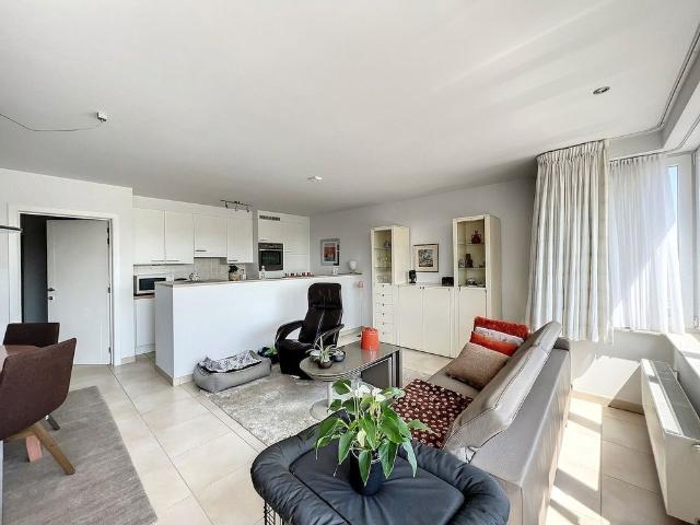 Twee‑slaapkamerappartement met open zicht op sportstadium De Taeye
