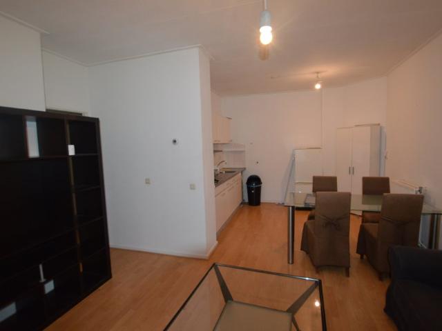 TWEEKAMERAPPARTEMENT MET EIGEN TUIN IN HET CENTRUM VAN KAMPEN