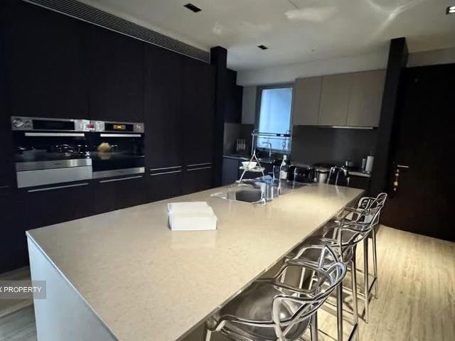 Twentyone Angullia Park D9, Condominium