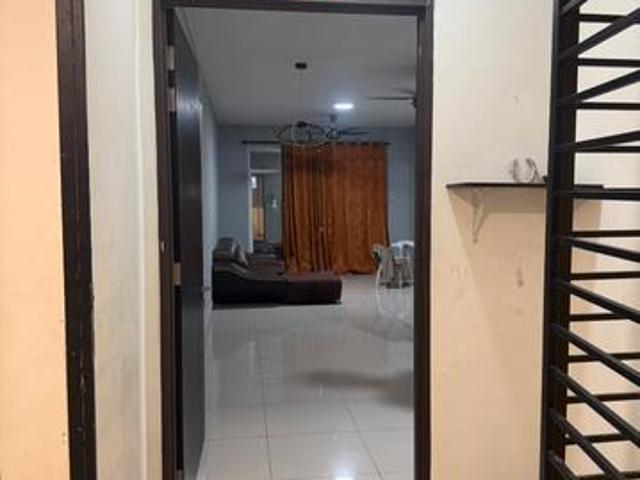 Twin danga block A level 8 swimming pool view
