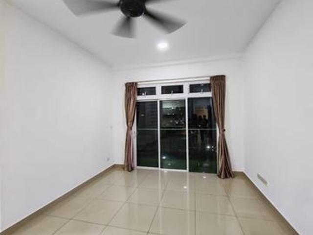 Twin Galaxy 2 Bedroom Partially Furnish Near KSL Shopping Ciq