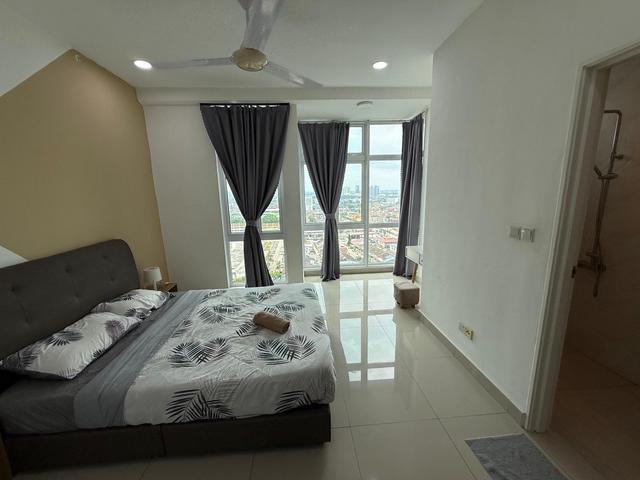 Twin Galaxy JB Town 2 Bed Fully Furnished 1 parking lot Walking to CIQ