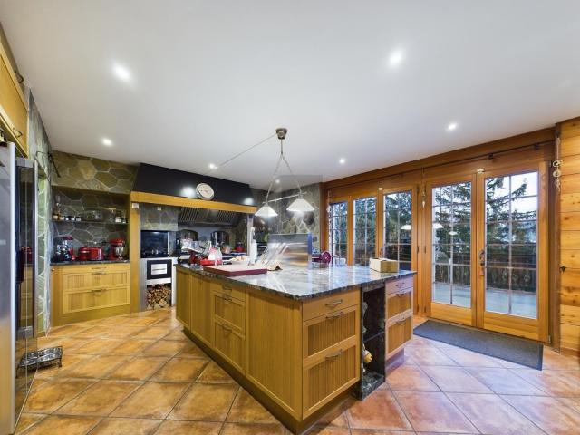 Twin house with 10 rooms on sale in Arbaz 400 m² | dreamo. Ch