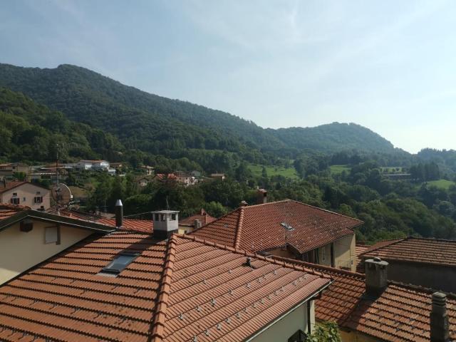 Twin house with 7.5 rooms on sale in Caneggio 100 m² | dreamo. Ch