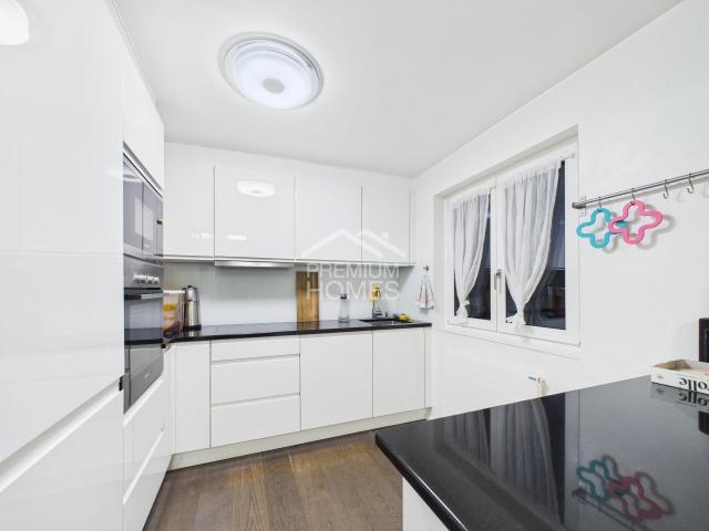 Twin house with 7 rooms on sale in Muttenz 236 m² | dreamo. Ch