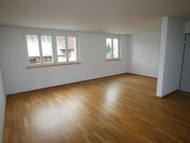 Twin house with 4.5 rooms for rent in Dättlikon 120 m²