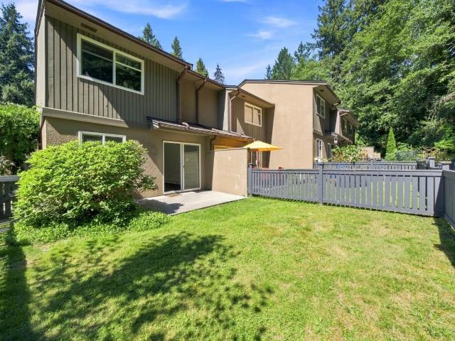 Twin Lakes Townhomes 3 Bedroom Apartment for Rent at 3817 3701 3817 Princess Avenue, North Vancouver, BC V7N 2E6 Carisbrooke