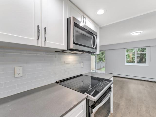 Twin Lakes Townhomes 3 Bedroom Apartment for Rent at 3817 3701 3817 Princess Avenue, North Vancouver, BC V7N 2E6 Carisbrooke