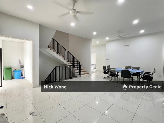 Twin Palms Sungai Long