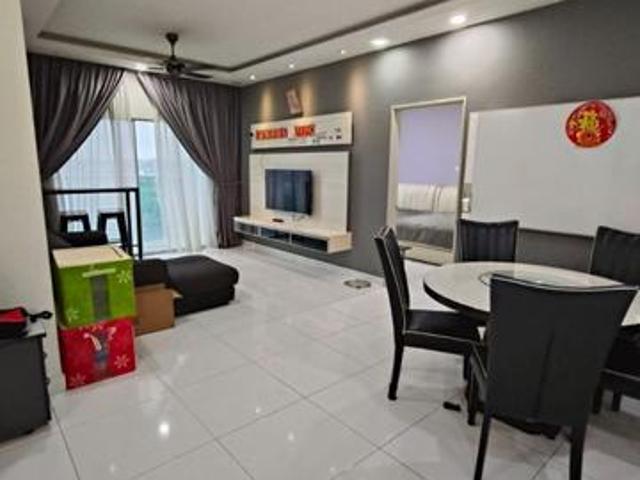 Twin residence Tampoi 3 bedrooms partial furnished renovated gng