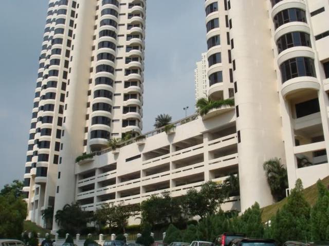 Twin Towers, Tanjung Bungah