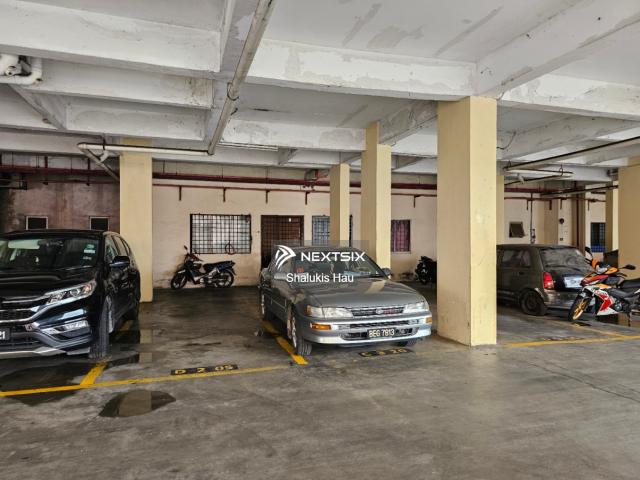 Tt3 corner shoplot for rent