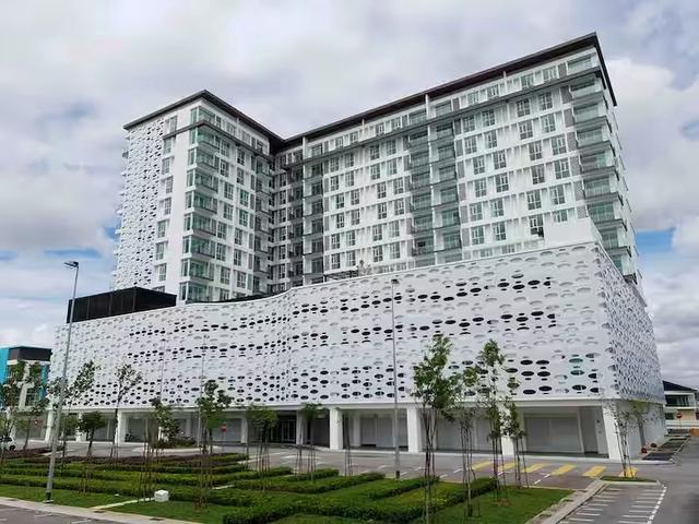 TT3 Soho Residence corner unit