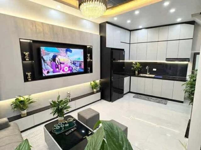 TT Hai Bà Trưng, Nhà Đẹp Ở Ngay, Ô Tô Đỗ Cổng, Ngõ Thông Gần Phố Nhỉnh 6 Tỷ