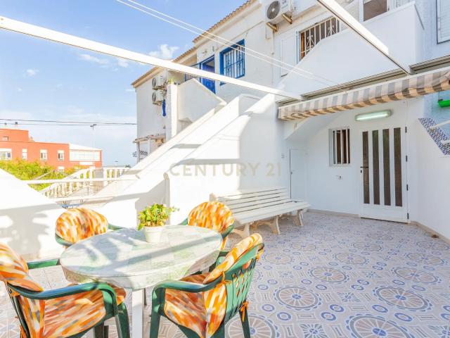 Tu adosado con vistas al mar en Cabo Cervera, Torrevieja