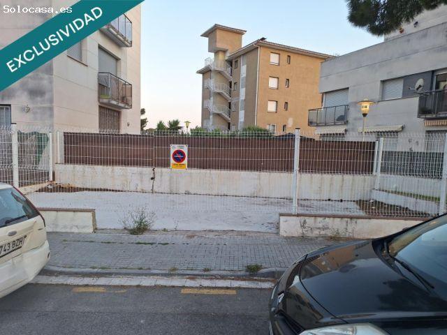 Tu aparcamiento privado, amplio y seguro.Protege tus vehículos en una parcela cerrada y exclusiva