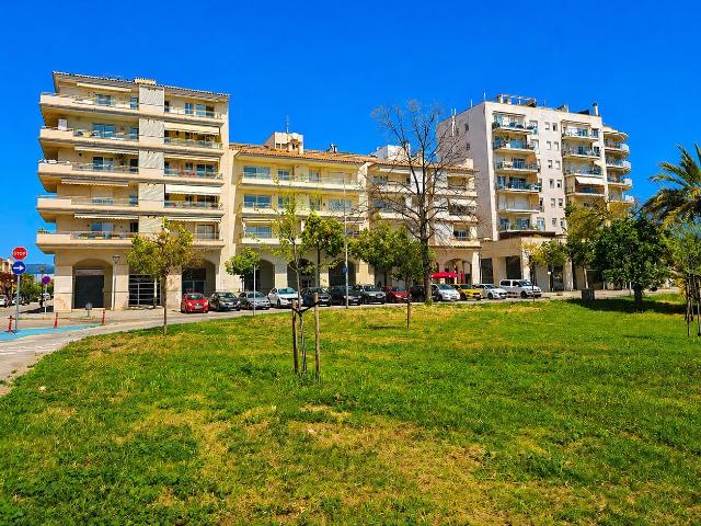 TU ÁTICO CON VISTAS + PLAZA DE PARKING EN EL MISMO EDIFICIO Y EN UNA DE LAS MEJORES UBICACIONES DE VILANOVA I LA GELTRÚ