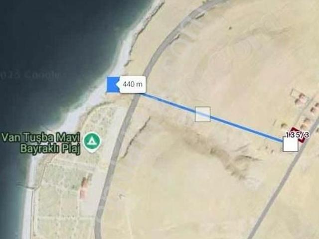 Tuşba Ayanıs'ta Mavi Bayraklı Plajın Üstünde Satılık Villa