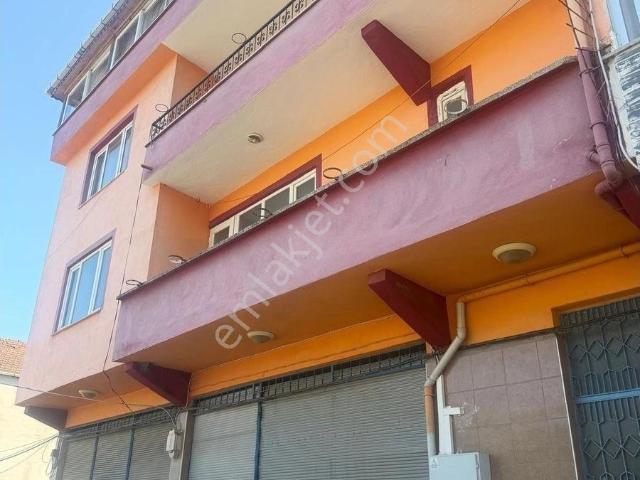 Tuğba Emlak'tan Terme Akçay'da 3 Daire + 2 Dükkan + 250 M² Arsa Komple Satılık Bina Ve Arsa.