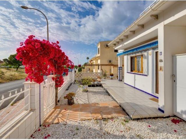 ¡Tu Bungalow Ideal en La Florida, Orihuela Costa! ?️✨