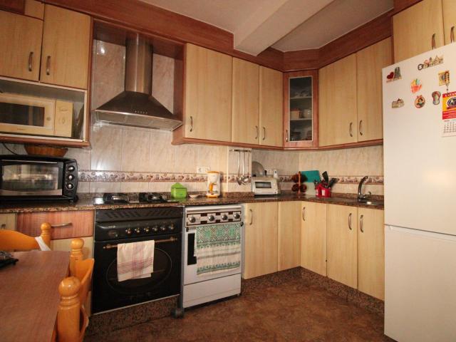 Tu casa ideal en San Antón: espacio y comodidad