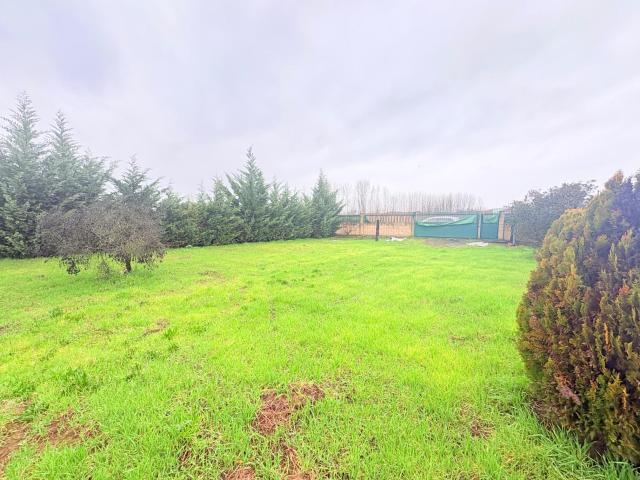 ¡Tu Finca de Recreo en Camponaraya te Espera! ✨