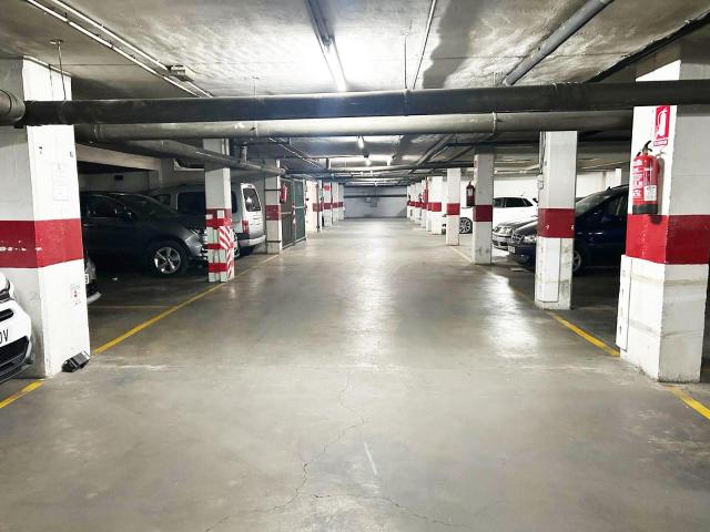 ¡LA PLAZA DE GARAJE QUE BUSCABAS EN PLENA AVENIDA DE CADIZ !