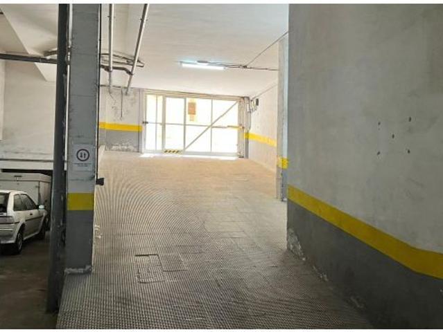 ¡Tu Garaje Ideal en Cenes de la Vega por solo €7000! ?✨