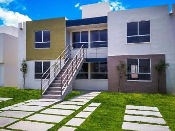 Tu Hogar en Ciudad Natura 2: 2 Recámaras, Patio de Servicio y Estacionamiento