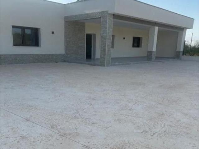 ¡Tu hogar ideal a un paso de la ciudad! Espectacular chalet pareado totalmente a estrenar¿Buscas la