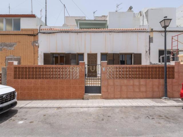 Tu hogar para siempre en Altavista – Casa terrera con alma y amplitud