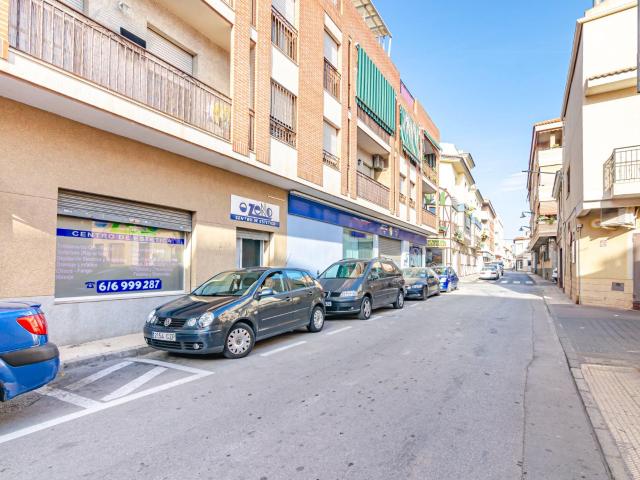 ¡Tu Negocio Merece la Mejor Ubicación! Local Comercial junto a Pizzería Pinocho en Santomera