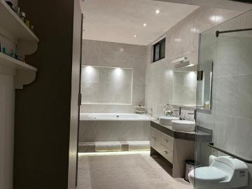 Tu Nuevo Hogar con Diseño Vanguardista y Espacios Abiertos