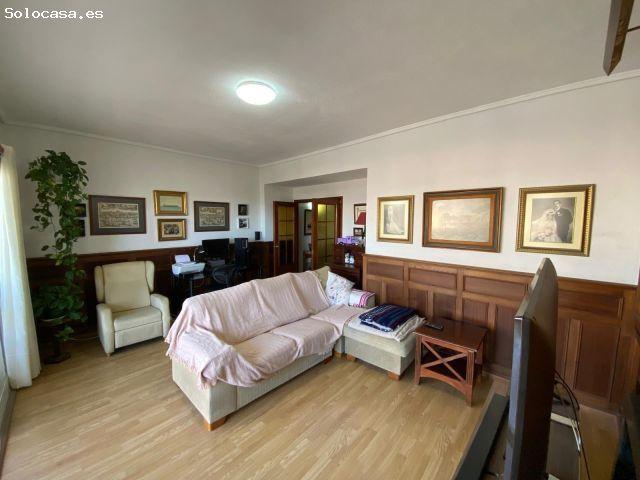 ¡Tu nuevo hogar con vistas al puerto! Amplio piso de 3 dormitorios en una ubicación única