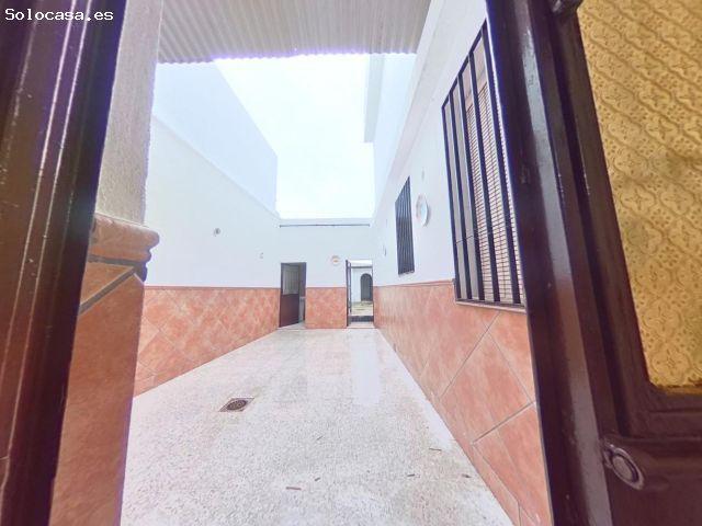 TU NUEVO HOGAR EL ALMODÓVAR DEL RÍO CON GRAN PATIO Y AZOTEA CON INCREIBLES VISTAS AL CASTILLO