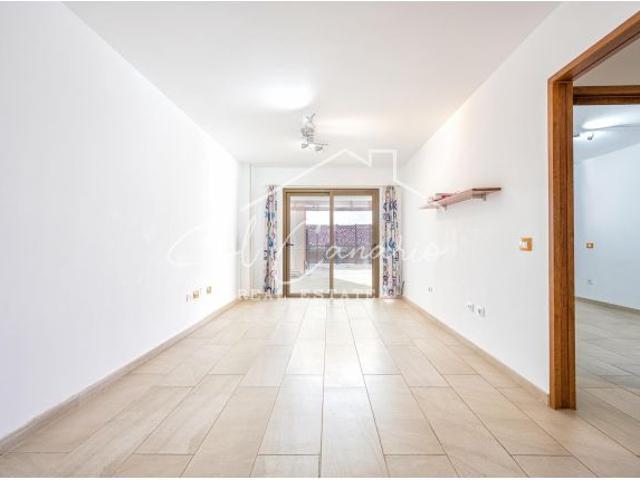 Tu Nuevo Hogar en Telde con Vistas Incomparables a la Playa de Melenara
