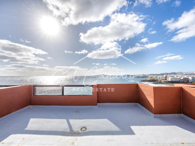 Tu Nuevo Hogar en Telde con Vistas Incomparables a la Playa de Melenara