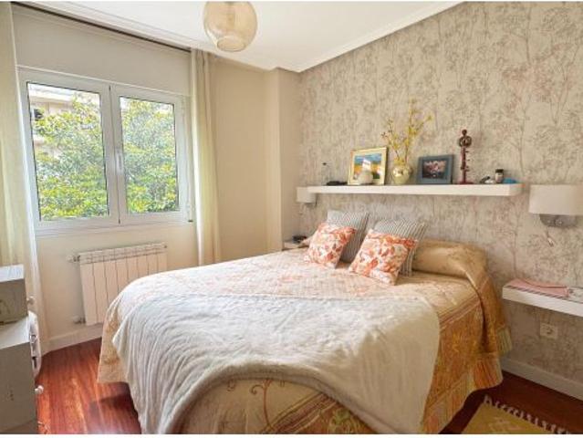 ¡Tu nuevo hogar en Valdenoja! Piso reformado, listo para entrar a vivir, con garaje y urbanización c