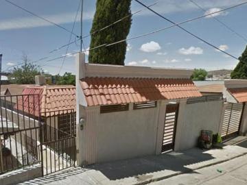 Tu Nuevo Hogar en Lomas de Nogales: Conectividad y Tranquilidad Familiar