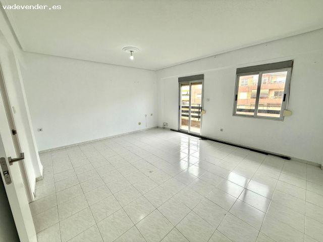 Tu nuevo hogar en Malilla te está esperando