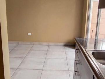 “Casa lista para habitar en privada con acceso controlado”