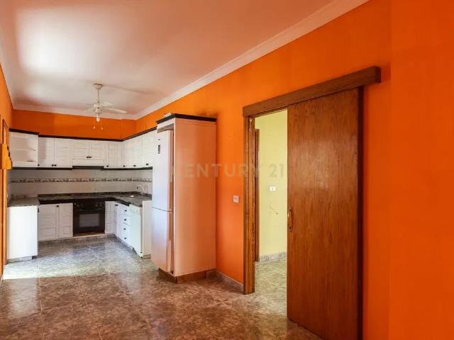 Tu nuevo hogar luminoso en Calle Serventía, 24