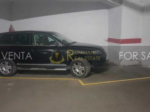 ? Tu plaza de garaje en el corazón de Granada: comodidad y seguridad en Calle Recogidas ?✨
