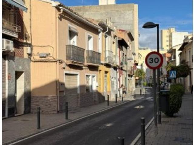 ¡Tu próximo proyecto! Edificio versátil con infinitas posibilidades en Sant Joan