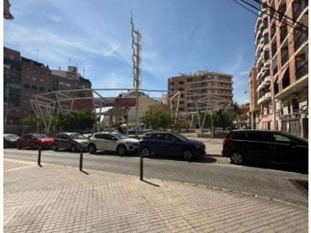 Tu próximo proyecto empieza aquí: ¡Local en venta en Elche!