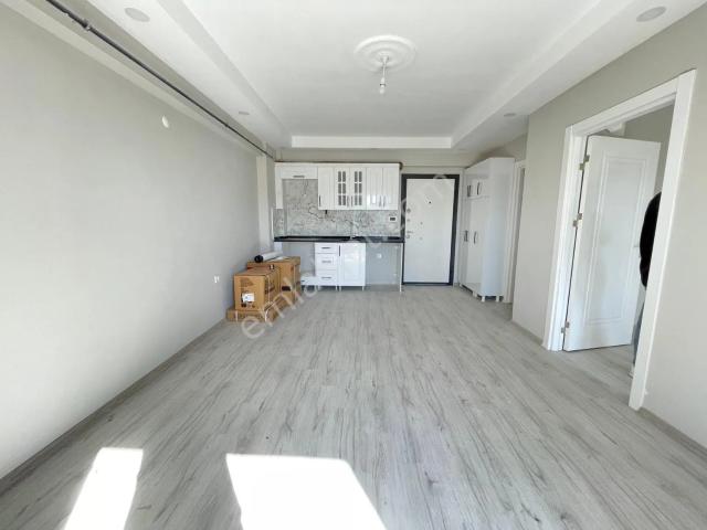 Tuğradan Tekirdağ Yolu Civarı Geniş Lüx 1+1 Satılık Daire